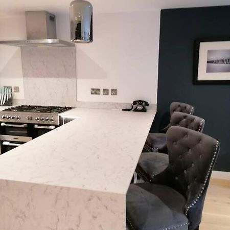 New Town House With *Free Allocated Parking* Brighton Exterior photo