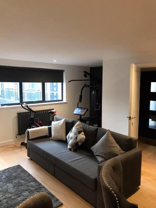 New Town House With *Free Allocated Parking* Brighton Exterior photo