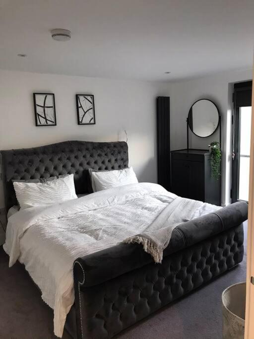New Town House With *Free Allocated Parking* Brighton Exterior photo